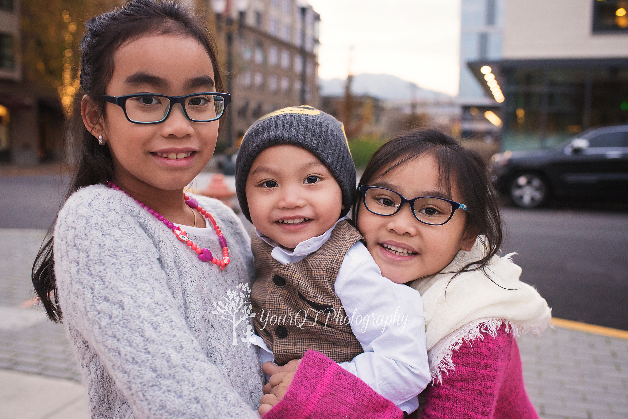 Truong Family City Session 3 kids together Downtown Portland Oregon